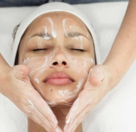 Customised Facials: HydraFacial, Hydra lift, hydra fusion, oxygen facial , LED light therapy Course