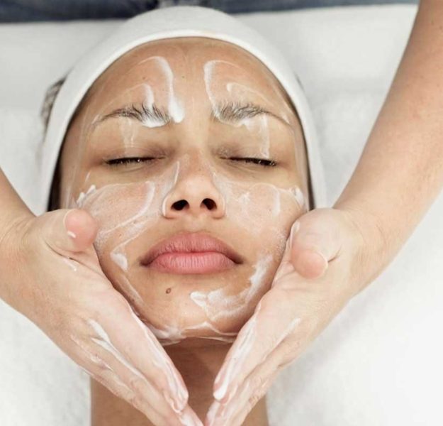 Customised Facials: HydraFacial, Hydra lift, hydra fusion, oxygen facial , LED light therapy Course